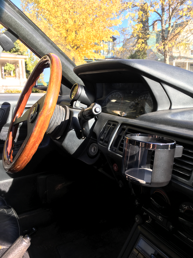 Illustration for article titled JDM Intensifies (cup holder review(very exciting(much wow)